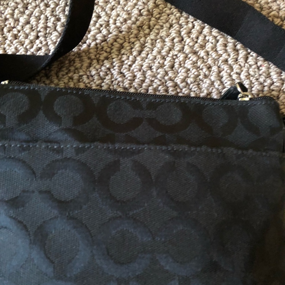 Coach Crissbody / Messenger Bag  NWOT. - Picture 2 of 5